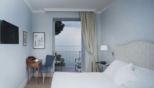 Riviera & Maximilian's - 5