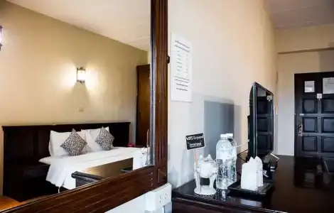 Phaya Inn - 3