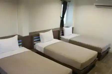 Samsen Sam Place - 66