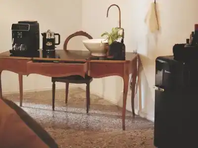 Mona. - 22
