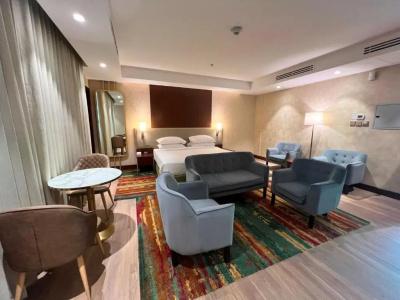 Pearl City Suites - 13