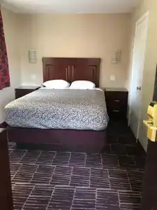 Economy Inn - 11