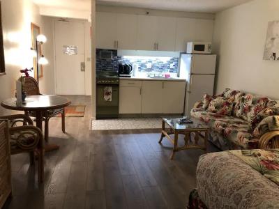 Tropical Studios At Marine Surf Waikiki - Free Parking - Best Location - Full Kitchen - Swimming Pool - 29