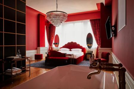 Provocateur Berlin - 52