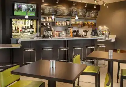 Courtyard by Marriott Fort Lauderdale Beach - 37