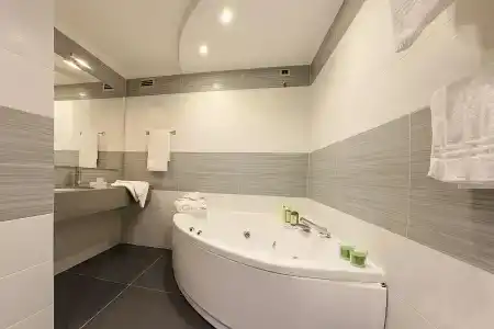 Best Western Jfk - 9
