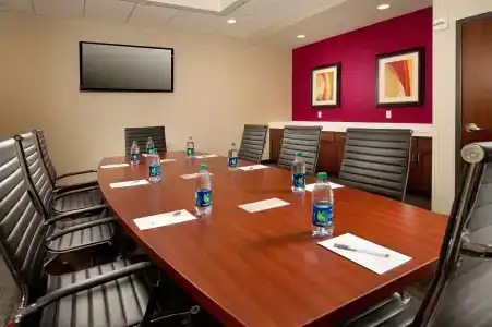 Hampton Inn & Suites/Hamilton Place - 15