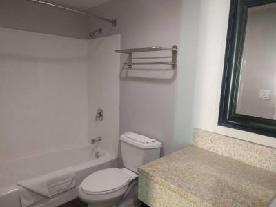 Lyfe Inn & Suites By Aga - Lax Airport - 6