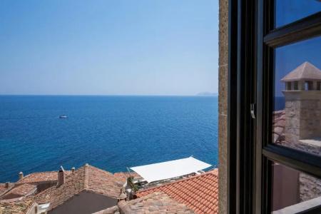 Moni Emvasis Luxury Suites - 80
