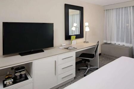 DoubleTree by Hilton Chicago Magnificent Mile - 38