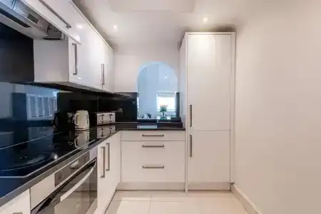 Queensgate Court - 168