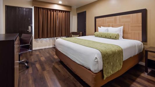 Best Western Plus - 4