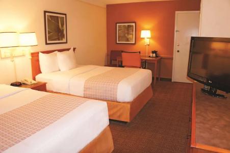 La Quinta Inn By Wyndham San Antonio South Park - 15