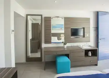 Limanaki Beach & Suites - 88