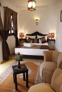 Riad Shaloma - 37