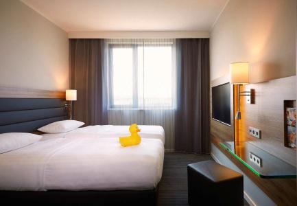 Moxy London Excel - 5