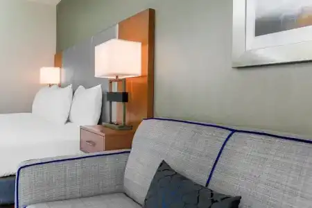 DoubleTree by Hilton Atlanta Airport - 37