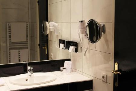 Hostellerie Du Grand Saint Antoine - 9