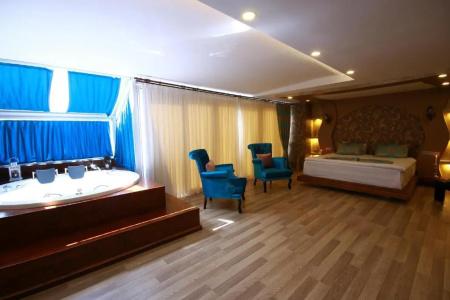 A Palace Suites - 134