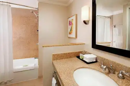 Moana Surfrider, A Westin Resort & Spa, Waikiki Beach - 9