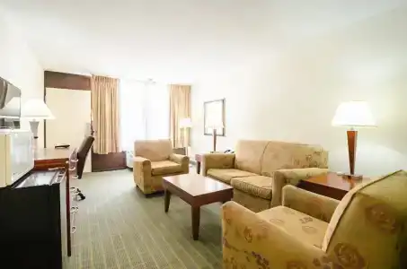 Rodeway Inn & Suites Southeast - 36