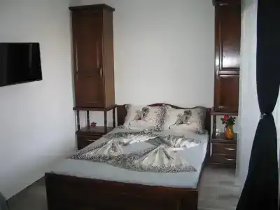 Guest House Dena - 4