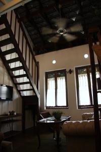 The Bhuthorn Bed & Breakfast - 11