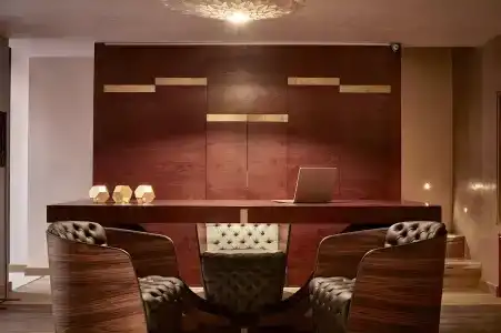 Domus Renier Boutique - Historics Worldwide - 19