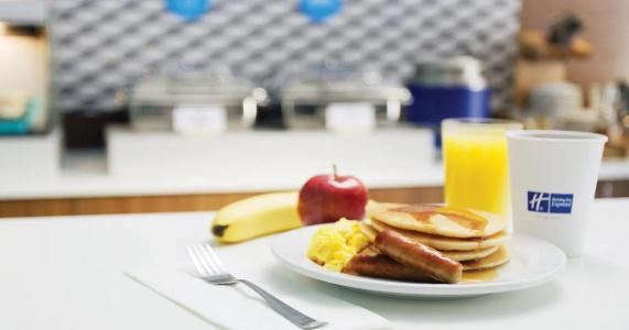 Holiday Inn Express and Suites, an IHG - 11