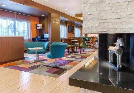 Fairfield Inn & Suites - 19