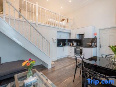 Queensgate Court - 310