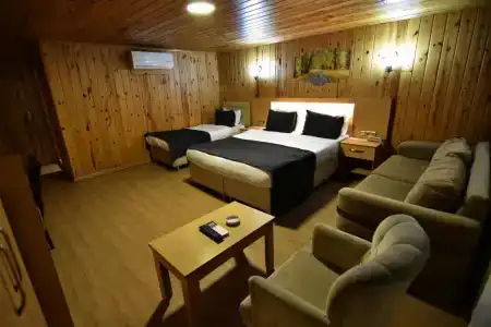 Sandal Otel - 102