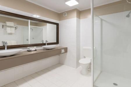 Distinction & Conference Centre - 9