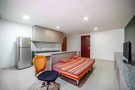 Oyo 460 Int Place - 52