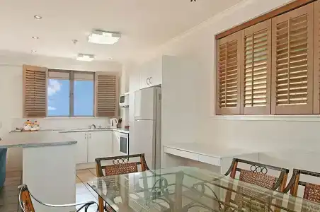 Noosa International - 17