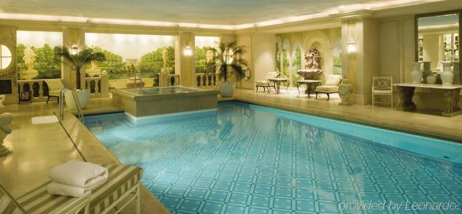 Four Seasons George v Paris - 16