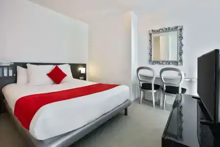 Sure by Best Western Nantes Beaujoire - 53