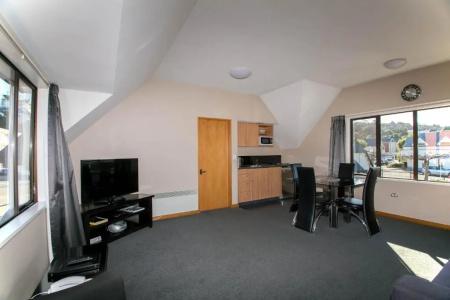 Allan Court - 125
