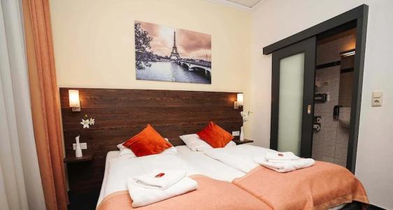 Little Paris - 80