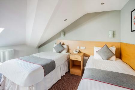 Oyo London Guest House - 39