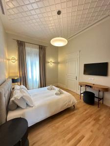 Castellano & Suites - 125