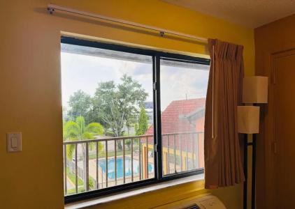 Budget Inn Of - 12
