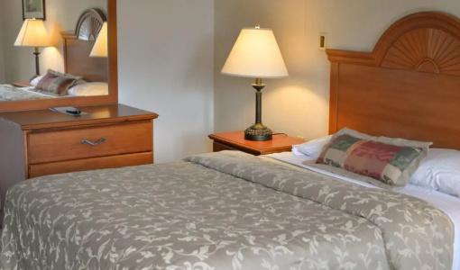 Lake Crest Inn - 61