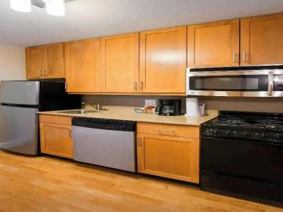 TownePlace Suites by Marriott Kansas City - 53