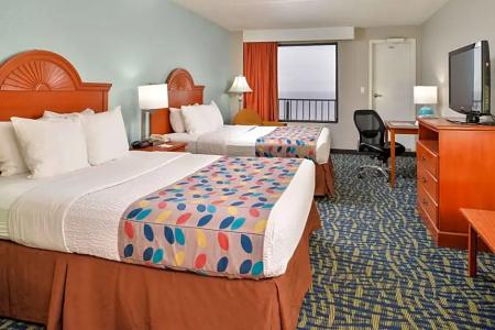 Best Western Plus Holiday Sands Inn & Suites - 93