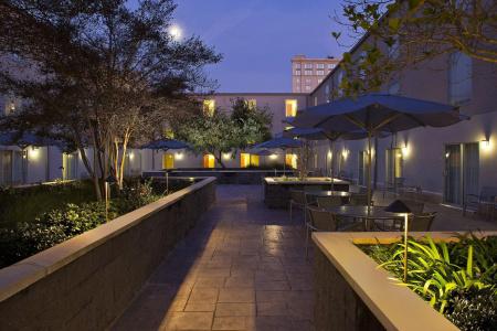 SpringHill Suites by Marriott Convention Center - 13