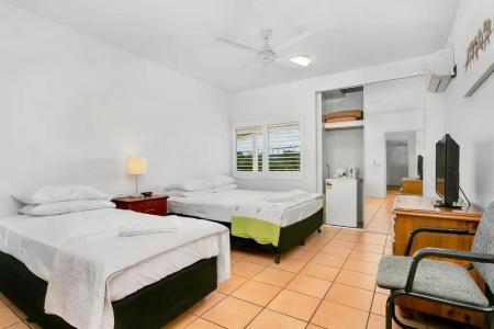Cairns Reef Apartments & - 26