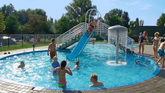 Happy Camp mobile homes in BalatonTourist Füred Camping & Bungalows - 1