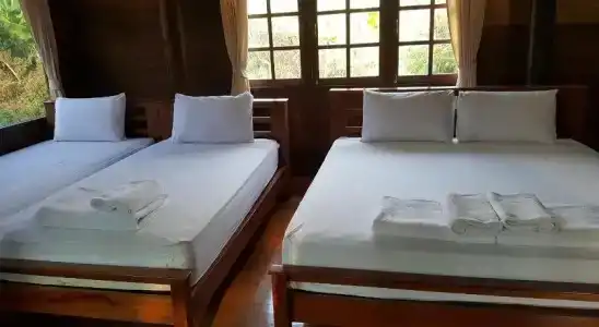 Ruean Mai Chai Khlong - 4
