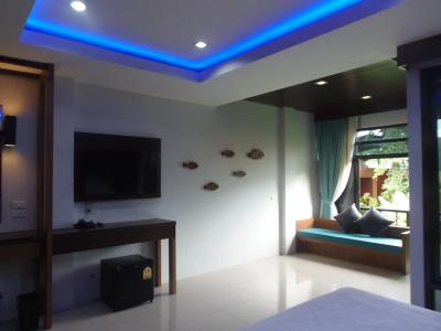Phi Phi Don Chukit Resort - 5